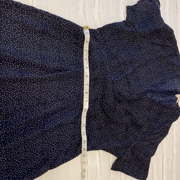 Adorable flowy jumpsuit with pockets! - Picture 9 of 9